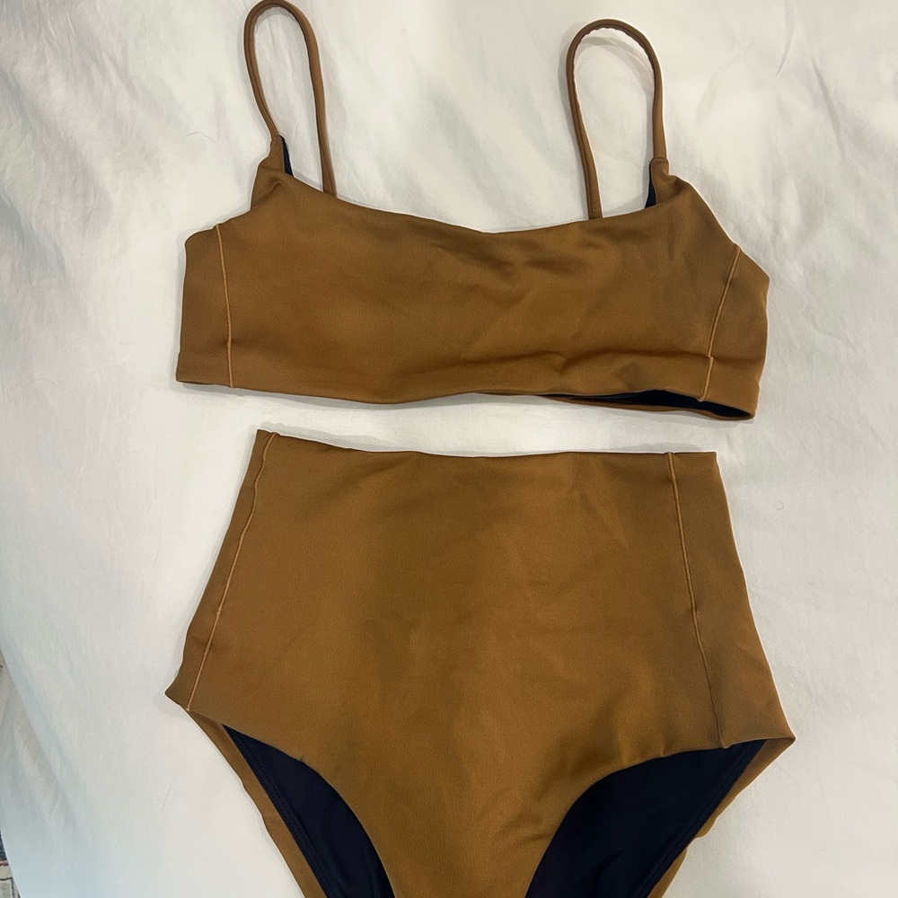 Left On Friday bikini high tide bottom and Sunday top size small color Tan Lines